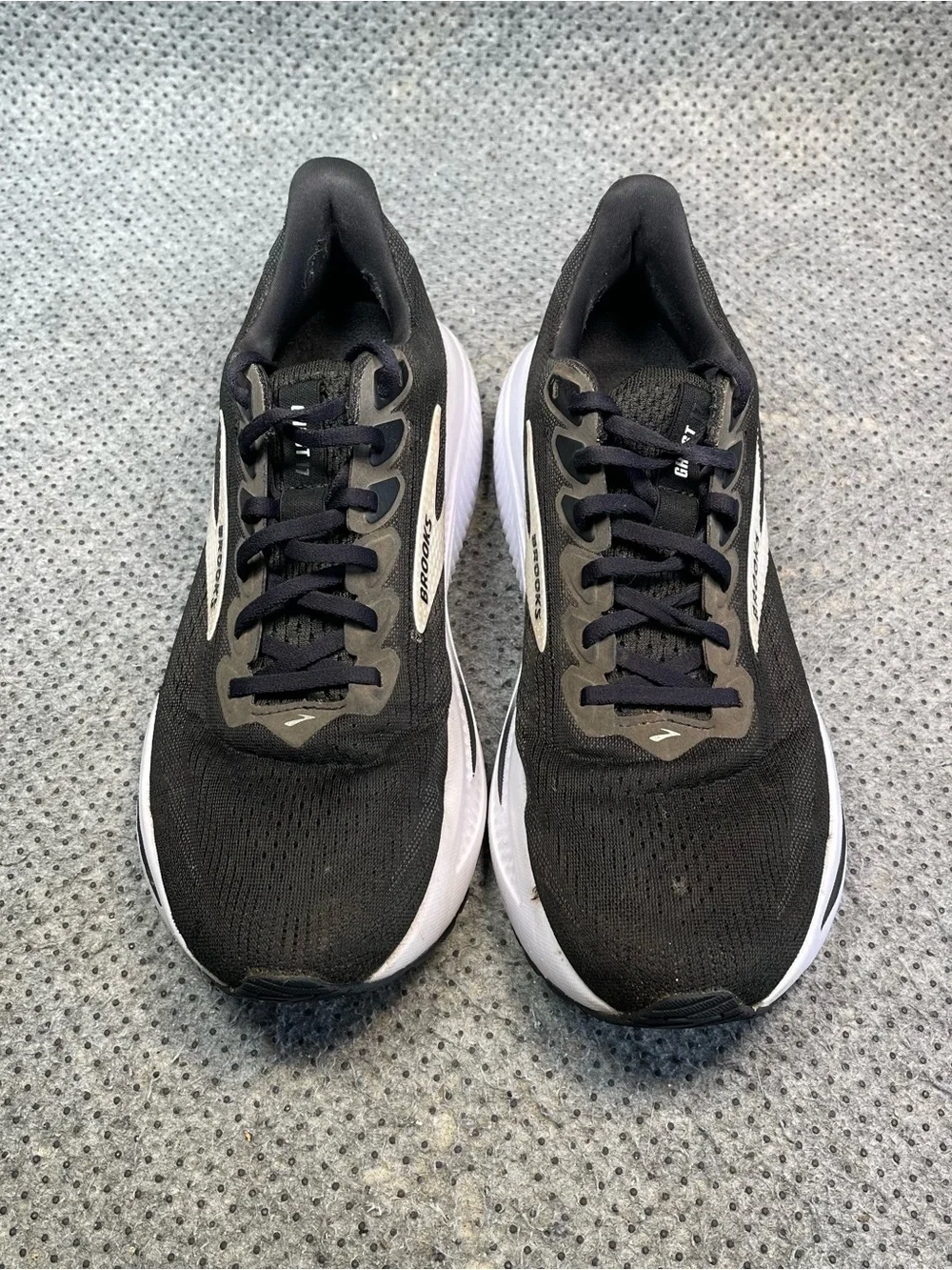 Brooks Ghost 17 Black White Running Shoes Size 9.5 Men’s